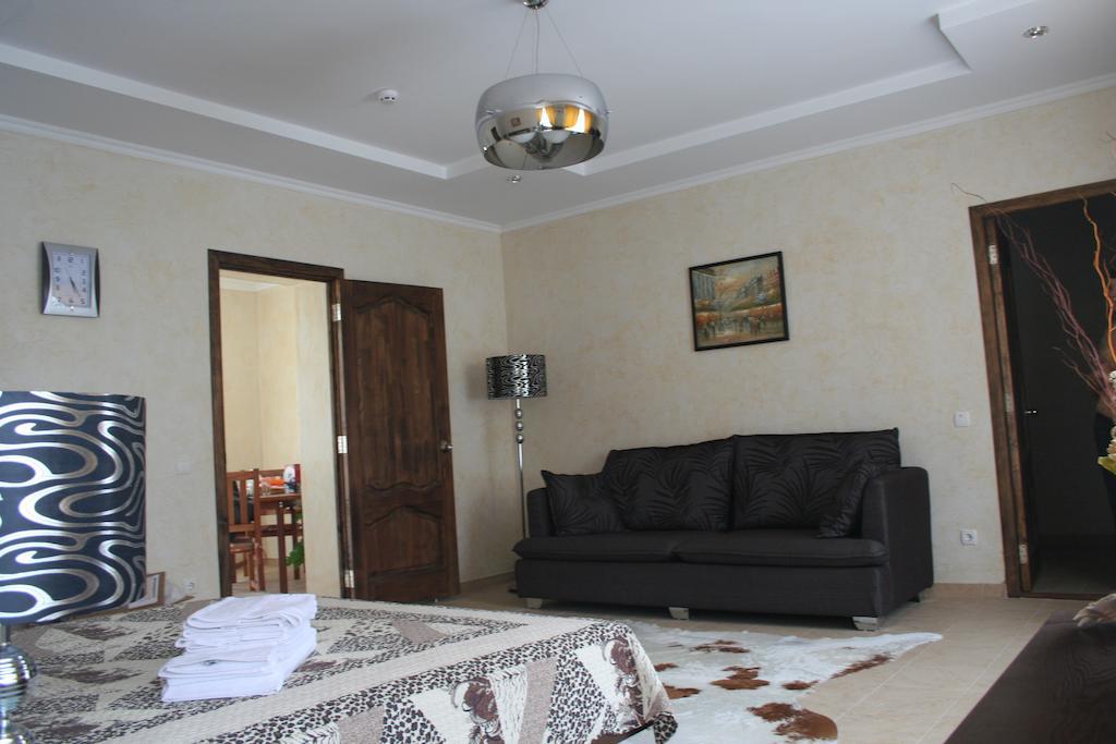 Delfin Otel Koblevo Oda fotoğraf