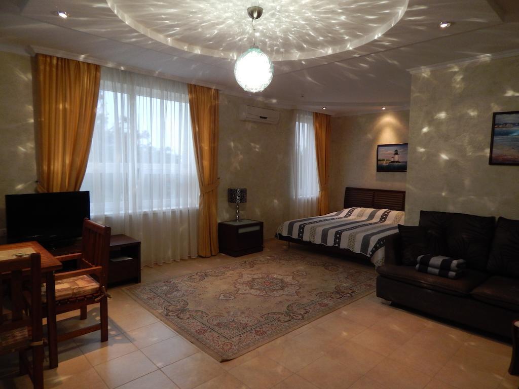 Delfin Otel Koblevo Oda fotoğraf