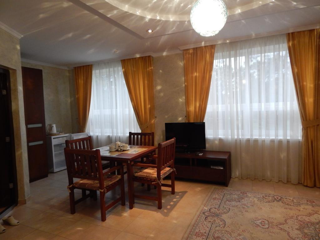 Delfin Otel Koblevo Oda fotoğraf
