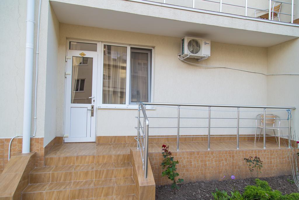 Delfin Otel Koblevo Dış mekan fotoğraf